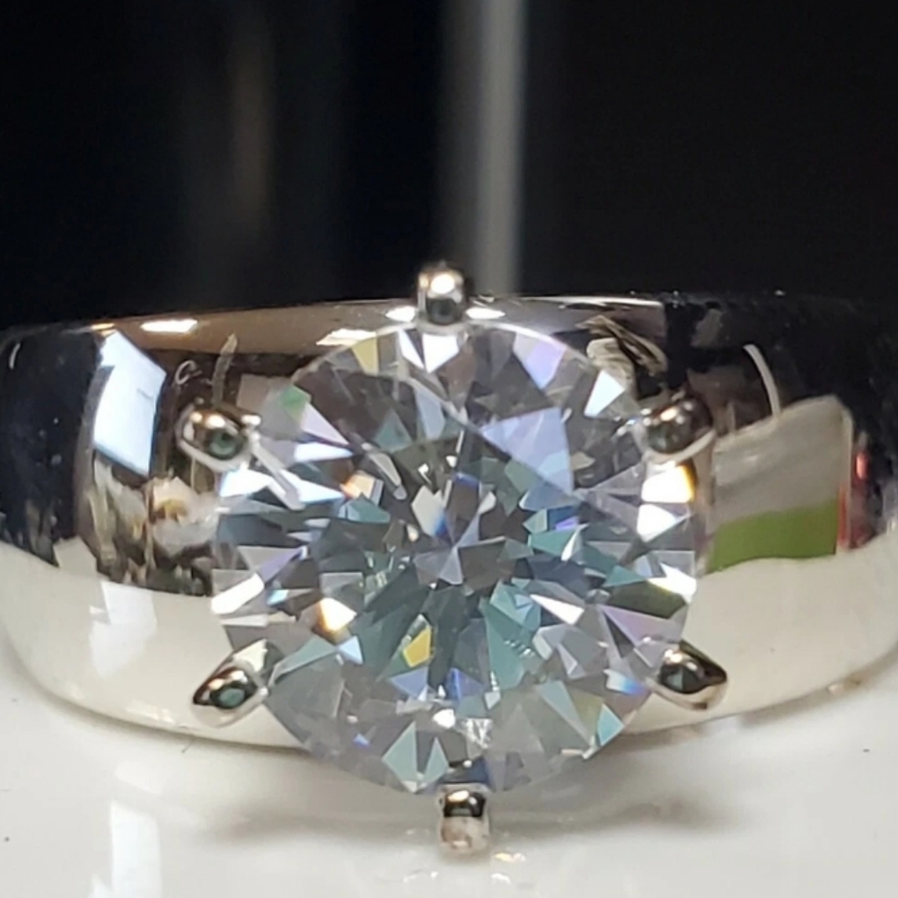 STERLING SILVER 9mm BRILLIANT Round Solitare CZ RING/ BRAND NEW/ VACATION RING!
